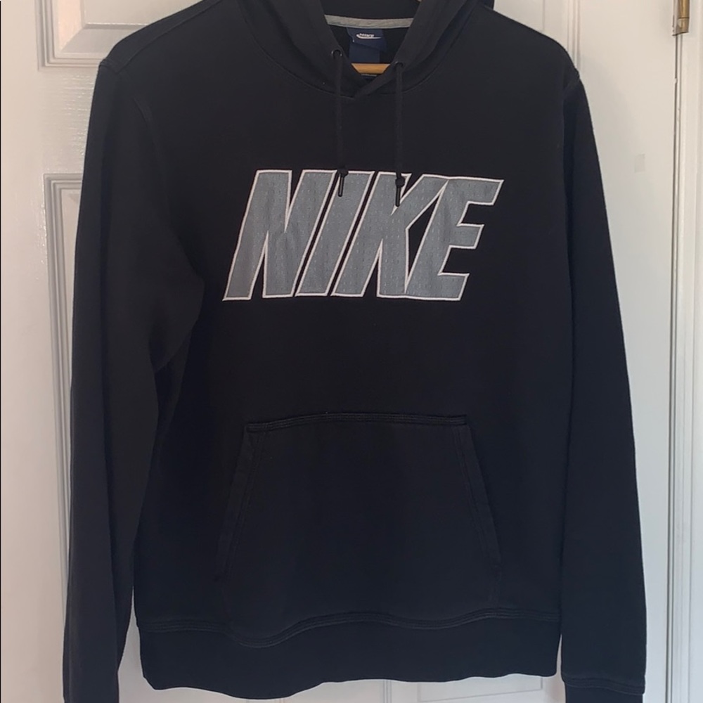 MEDIUM BLACK NIKE HOODIE